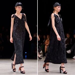 Julia Allert Elegant Black V neck Sleeveless Dress size XS NWT